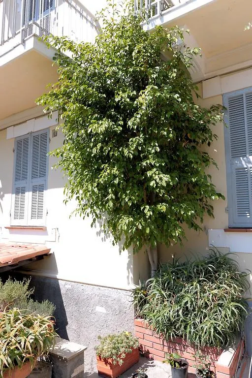**  Hotel Villa Amelia Alassio Italy
